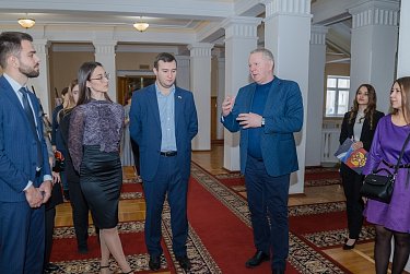 За молодыми – будущее региона, страны